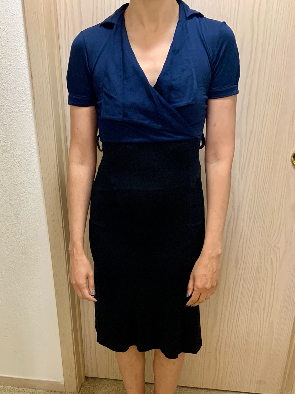 Diane von Furstenburg Two-Tone Navy and Black Pencil Skirt Dress Sz 0